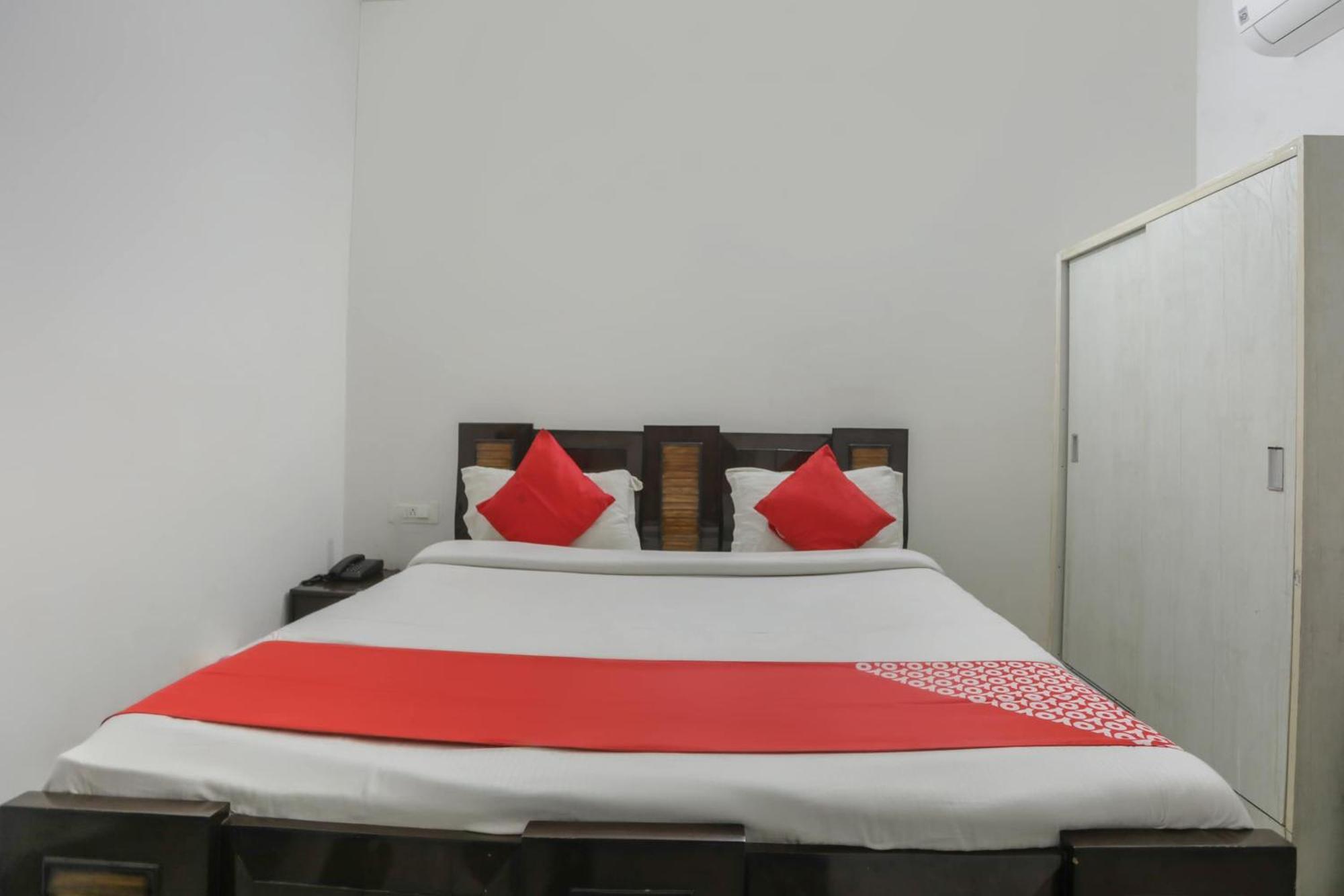 OYO 67790 Hotel Aarush Jhajhar Exterior foto